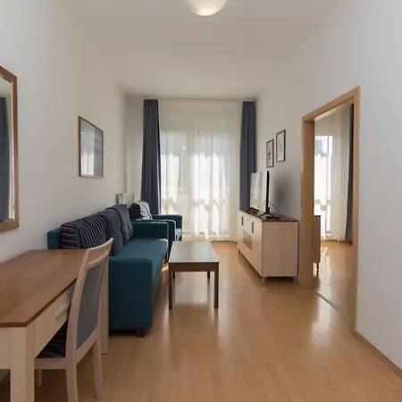 מלון דירות Premium 4*