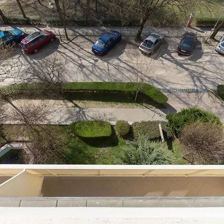 Premium מלון דירות 4*