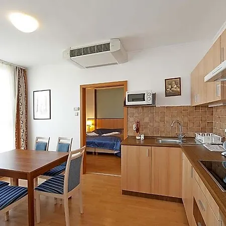 Premium Aparthotel 4*