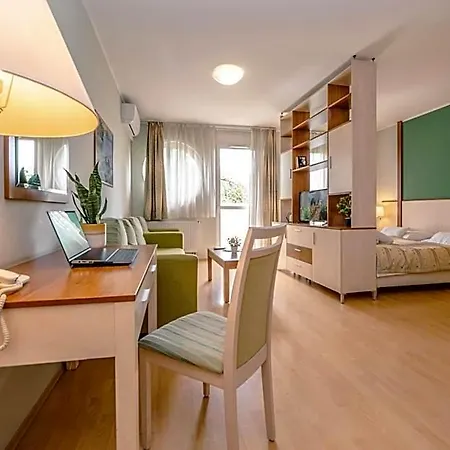 Premium Aparthotel