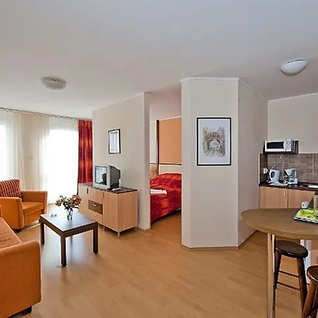 Premium Apartahotel 3*